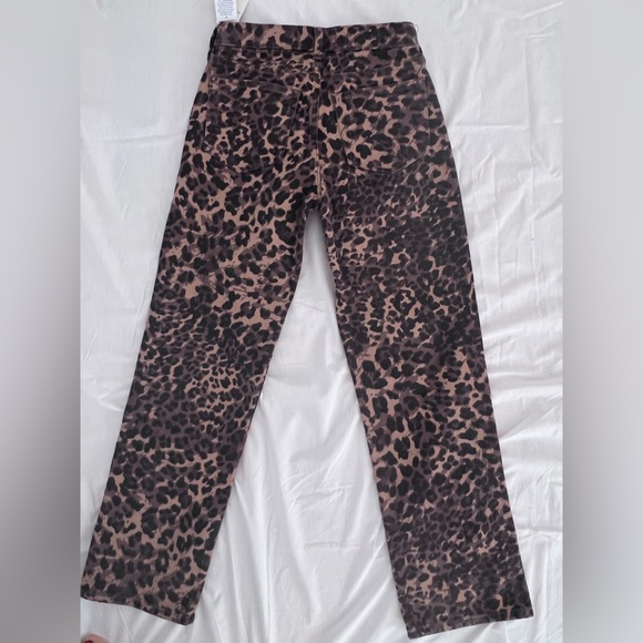 NWT Abercrombie & Fitch  low rise baggy  jeans in leopard print. - Picture 3 of 6